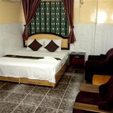 Golden Boat Guesthouse Phnom Penh Zimmer foto