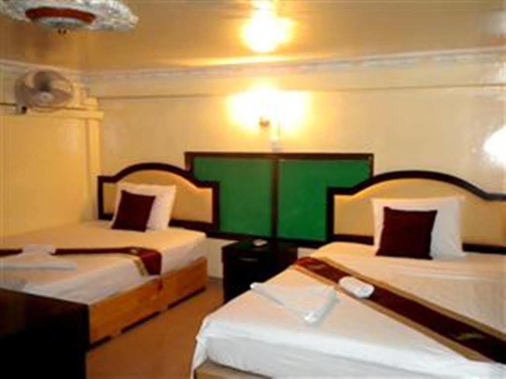 Golden Boat Guesthouse Phnom Penh Exterior foto